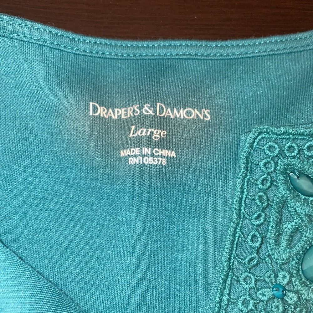 Draper's & Damon's T-Shirt Women's L Green Beaded Lace V Neck Short Sleeve - Picture 7 of 12